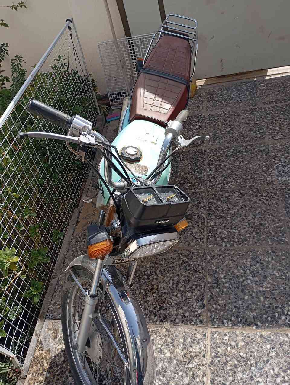 السلام عليكم
دراجه اربعه كير 2016 اصولي 
وكيلها عباس العارضي 
سعرها 400
مكاني مجمع ابو تراب جهة شارع جامعة الكفيل 
رقمي ***********
