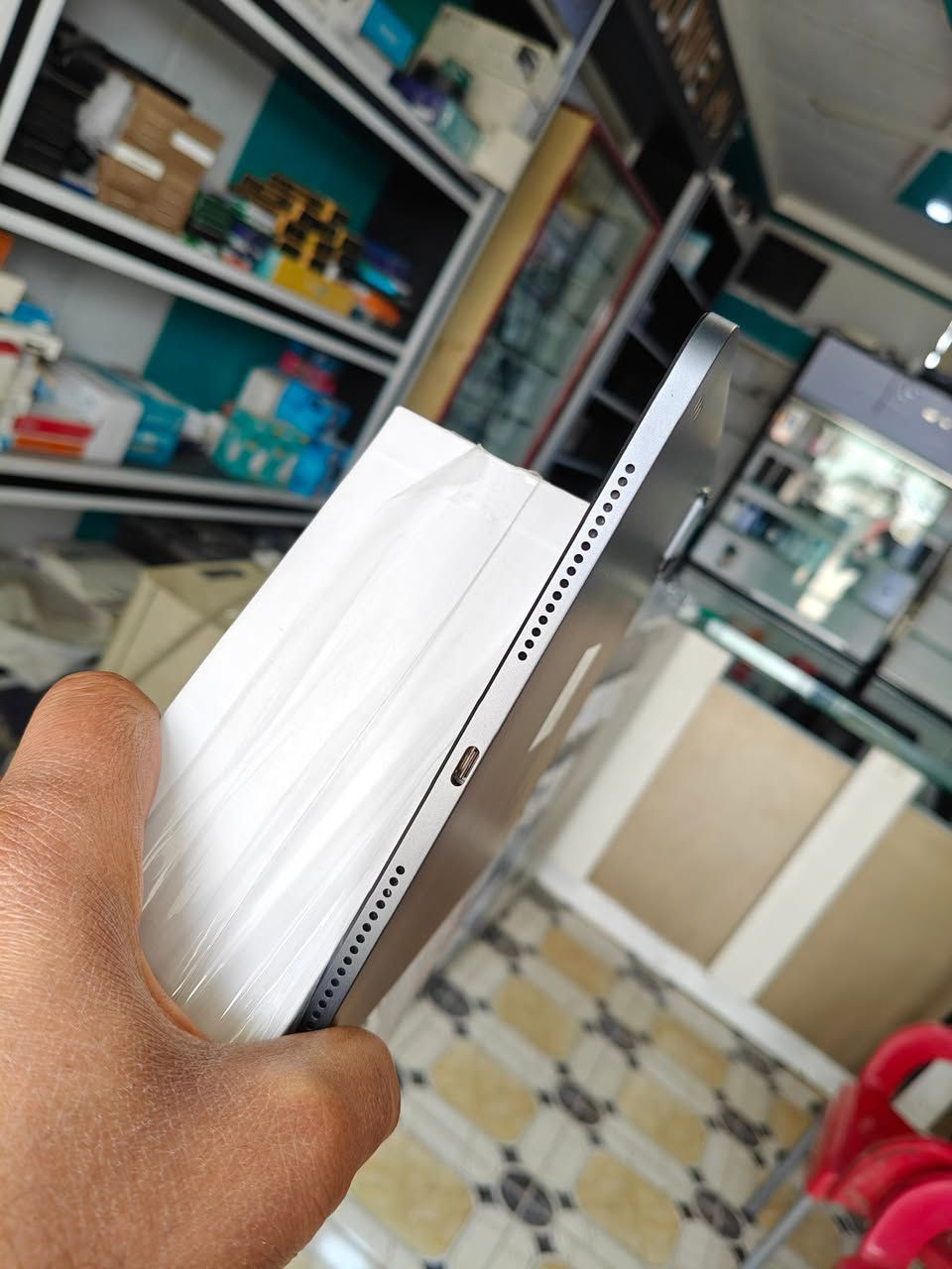 السلام عليكم 
شاومي باد 6 اس بروا ذاكره 512 رام 12 
أخو الجديد كامل ملحقاته مكفول شرط الفحص والظمان الحقيقي 3 أيام حجم شاشه 12.4 يشغل 120 فريم حقيقي مع شاحن 120 واط السعر 525 الف شامل التوصيل


**إذا كنت صاحب هذا الإعلان وتريد حذفه لأي سبب، رجاءا أرسل رسالة إلى الدعم الفني**