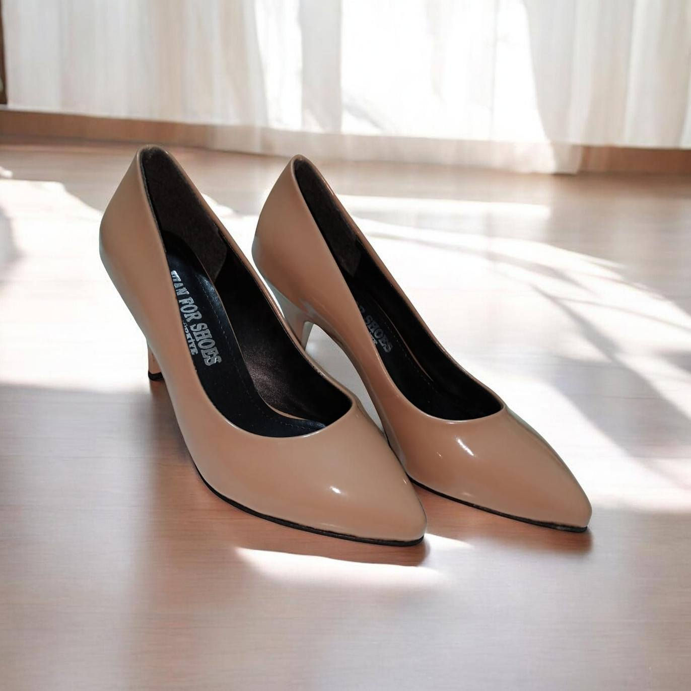 حذاء كعب نسائي  لامع 👠
تصميم كلاسيكي بمقدمة مدببة وكعب متوسط.
أنيق وعملي، مناسب للدوام والمناسبات. ✨
متوفر بجميع القياسات والالوان 
ويوجد توصيل الجميع المحافظات 
باسعار مناسبه
جمله ومفرد


**إذا كنت صاحب هذا الإعلان وتريد حذفه لأي سبب، رجاءا أرسل رسالة إلى الدعم الفني**