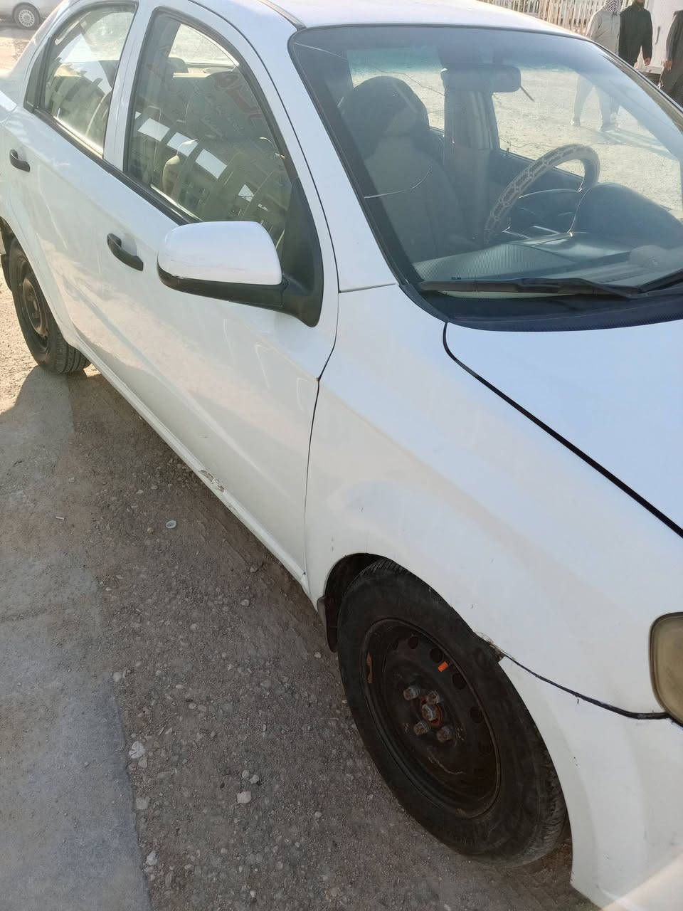 السلام عليكم.لبيع سياره افيو لون ابيض فول اوتوماتيك رقم صدامي بغداد نظيفه جدا جانيه من سنه 2017 .سعره 45 ورقه وبيه مجال بسيط مكانه بالنجف حي الغدير اي  استفسار الاتصال على الرقم ***********
