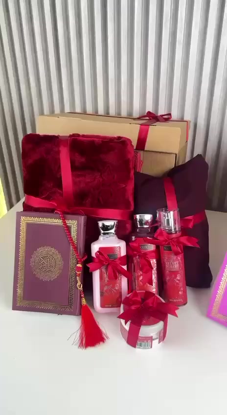 "لأنها الدنيا.. دللها بما تستحق."
​"أمي.. أول حب، وأجمل حكاية."
​"هدايا تليق بـ 'ست الكل'."
​"للقلب الذي أعطى دون مقابل.. شكراً يا أمي."


**إذا كنت صاحب هذا الإعلان وتريد حذفه لأي سبب، رجاءا أرسل رسالة إلى الدعم الفني**