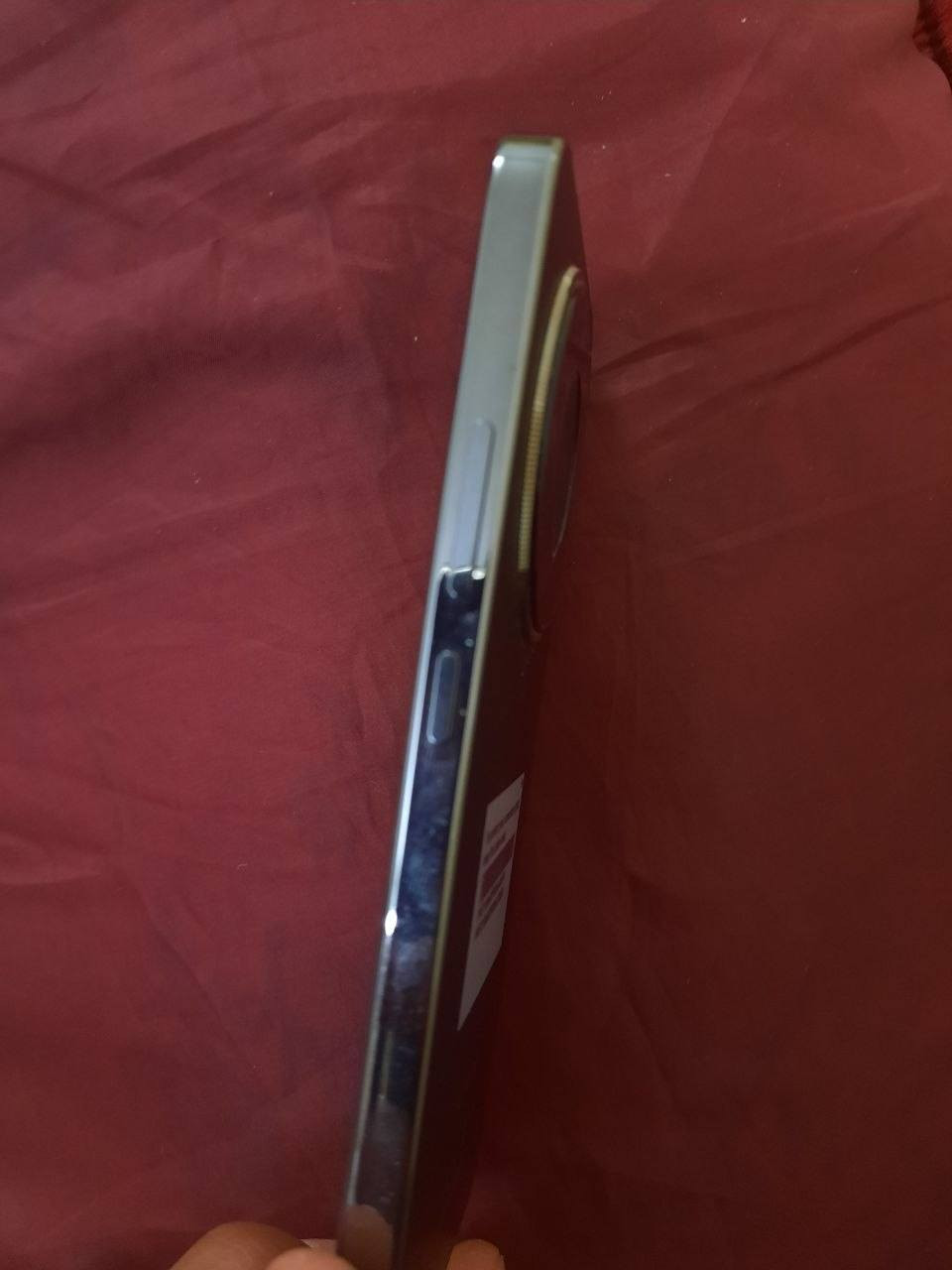 HONORx9d للبيع اريد ابيعو محتاج فلوس إذا شراي السعر  450اتصل على رقم ***********
