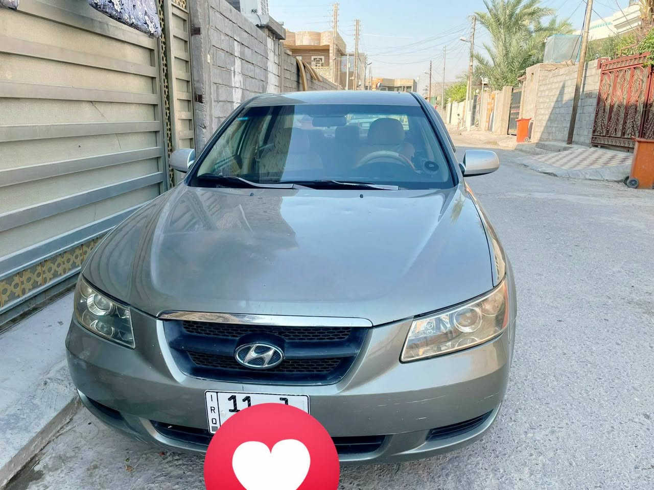 السلام عليكم
 سوناتا ٢٠٠٨
 رقم بغداد انكليزي
 سنويه ل٢٩ 
تحويل مباشر
 محرك سته سلندر جديد
كير جديد
تبريد تدفئه فول
 صدر جديد
 تخم تاير تخم وياله
 السياره مصبوغه حزام
 حادثها جاملق خلفي الصفحه اليمنه
السعر 100$ وبيها مجال 
للأستفسار ***********/***********
