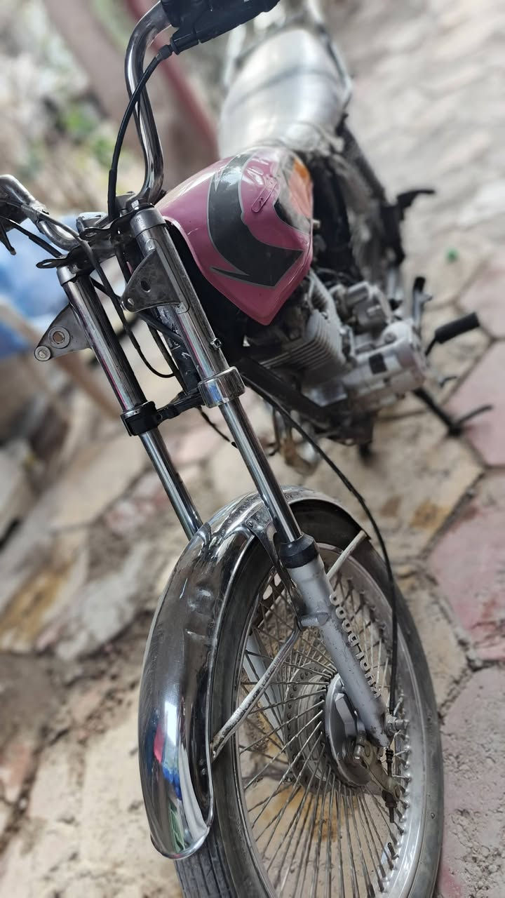 مكانها بغداد الدوره  موديل ٢١ شرط محرك لا بخار ولا تنقيص ولا ممدود عليه صبانه شغل وطلع على اخر حبايه ب ٣٠٠ وفيها مجال لطيبين


**إذا كنت صاحب هذا الإعلان وتريد حذفه لأي سبب، رجاءا أرسل رسالة إلى الدعم الفني**