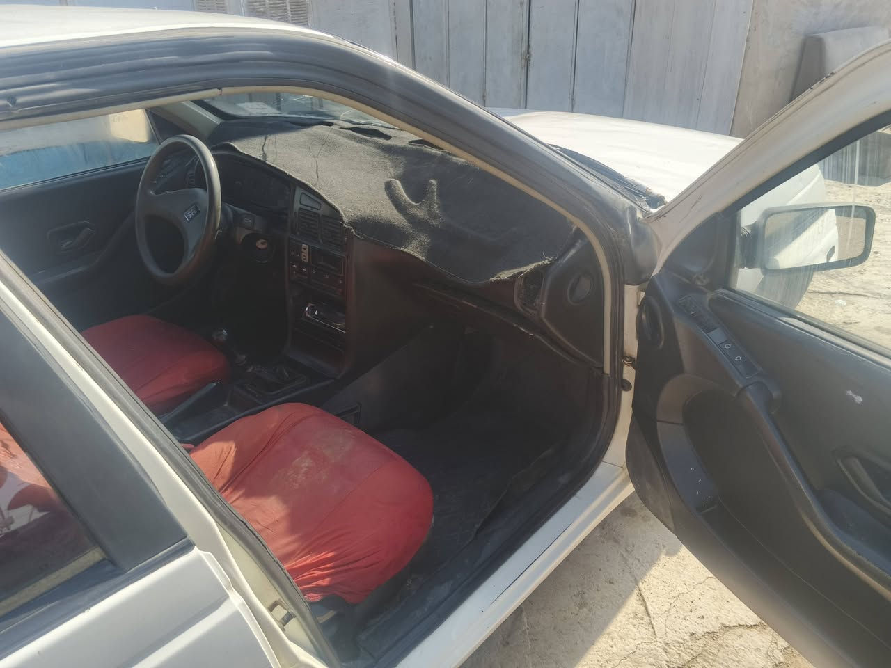 السلام عليكم بيجو ٢٠٠٨  رقم بغداد سياره عله وضع الشركه كلشي بيها بلادي مكينه وكير وضع الشركه سياره مكفوله من الضربه ما عده البنيد صدرها جديد اكسن جديد كلشي شغال السعر 25 قفل  *********** مكاني كوت المركز
