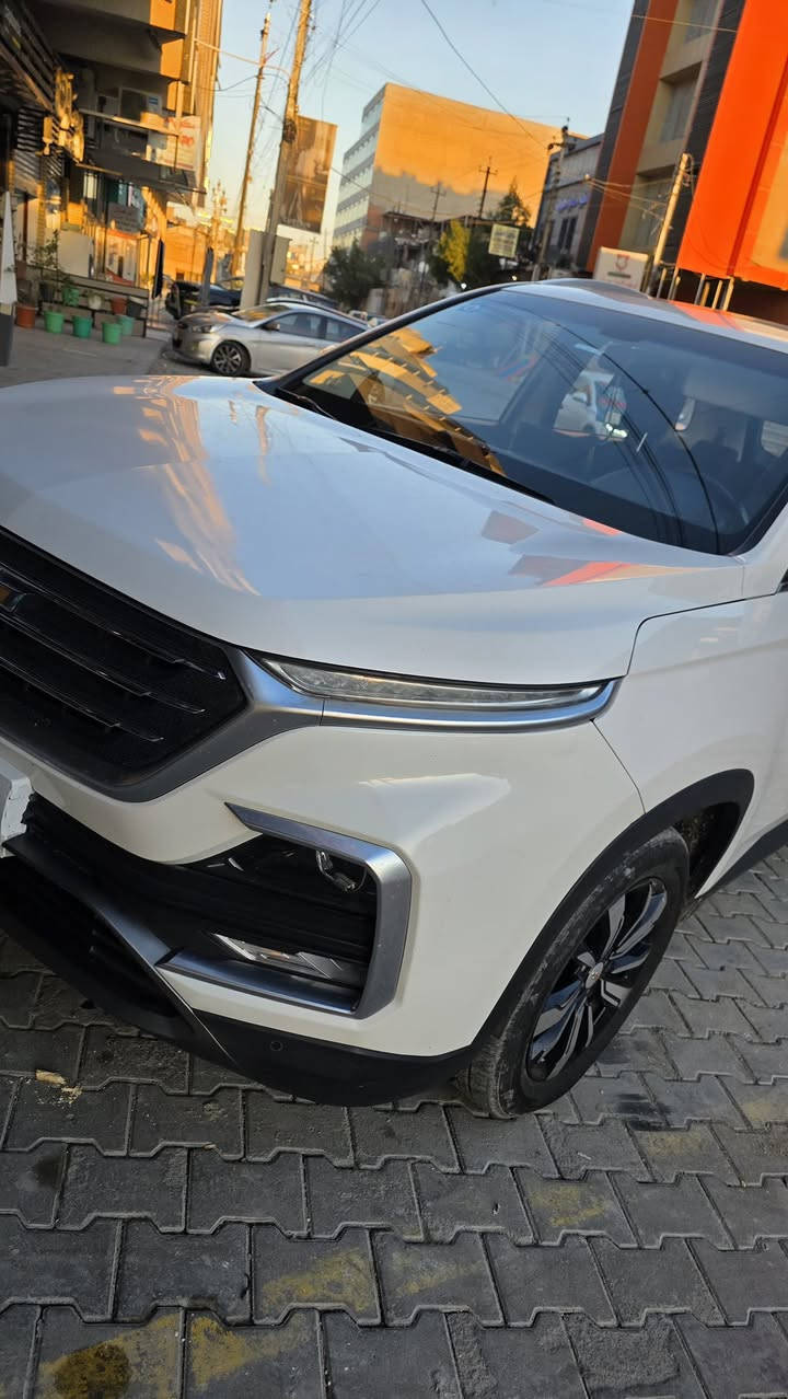 #شوفرليت#كابتيفا-بريمير #اعلى فئة فول فول مواصفات
موديل2022 وكالة المنصور خليجيه
مكفولة كفالة عامة , عدا طخه بطرف بالبنيد سويتها بارد والشغل محلو صبغتها ، وطخه بالصندوق هم بسيطه نسويلها سونار وتشوف بعينك 
ماشي ٥٣الف كيلو متر
6راكب 
محركV4-1.5تيربو-القدرة الحصانية148حصان مع ناقل حركة كير نوعCVTاتوماتيك
بصمة عدد2
العجلات المعدنية بقياس18بوصة
مصابيح أماميةLEDاوتوماتكية
مصابيح خلفية جديدةLED
فتحة سقف بانورامي
مرايا خارجية مع إشارات الانعطاف
تحكم في الصوت ومثبت السرعة من عجلة المقود(تحكم استرين اتجاهين)
وسادات هوائية عدد6（أريباك)
كآمرات عدد1
نظام صوتي مع6سماعات
نظام مراقبة ضغط الإطارات
نظام المساعدة على الركن الأمامي(حساسات امامية)
نظام المساعدة على الركن الخلفي
نظام الثبات الإلكتروني Auto Hold
USB , Type C , Bluetooth
شاشة لمس ملونة قياس 
شاشة العدادات الرقمية قياس7بوصه
تحكم تكييف أتوماتيكي مع وجود قطعتين تبريد
مقاعد مخمل6راكب
تحكم كهربائي بالمرايا الجانبية
رقم بغداد تحويل ثاني يوم
السعر ١٤٥ ورقه وييه مجال للطيبين
العنوان / بغداد / الكراده 

للمعلومات الاتصال على الأرقام التالية
***********
متوفر واتس اب على هذا الرقم
