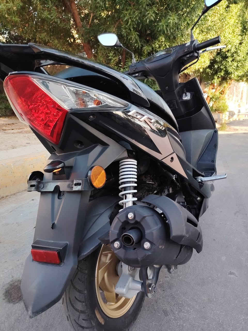 سلام عليكم
SYM GR 150CC
سايم نحله 
موديل 2022 مكمركه 
محرك 150
دراجه وضع شركه مكفوله 
السعر 1350وبيه مجال 
العنوان _الانبار _الرمادي 
***********
