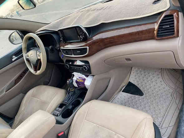 السلام عليكم
للبيع توسان ٢٠١٩ خليجي 

رقم بغداد الدولي تحويل ثاني يوم بأسمي 

فول مواصفات 

مكفوله 

تبريد قطعتين 

المواصفات 

بانوراما 

بصمه تشغيل و ابواب 

حساس خلفي 

كامره خلفي 

كشنات الاماميه كهرباء 

لايت خمس عدسات

لايت دوار ويه الستيرن 

شاشه اندرويد

ماشية ١٥٥

و بعد موصفات التوسان المعروفه

السعر ١٩٨ وبيه مجال 

للتواصل الاتصال على رقم الهاتف

***********
