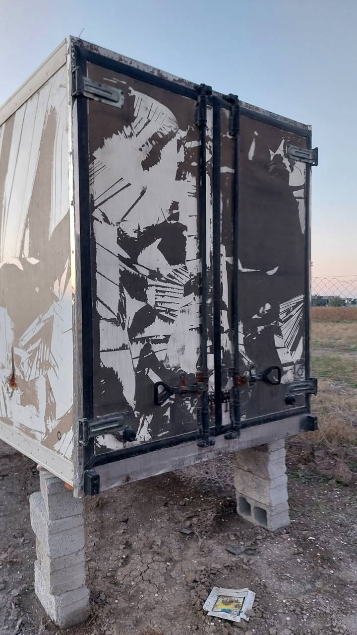 السلام عليكم حافظة مال كيا فحل للبيع جانت مشدوده على فحل ٢٢ مكاني بغداد السعر 10$وبيهه مجال 
***********
