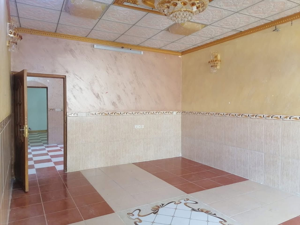 #دارللبيع
خانووى دوو نهوم بو فروشتن له گه ره كى  ئاموزاكان 
روبه رى 150 متر زراعى

پيكهاتوه له :-  1 ژور نوستن - هول - مطبخ - ميوان - گه راج
نهومى دووه م 3 ژور نوستن 

نرخ 100 مليون

بوزانيارى زياتر په يوه ندى بكه ن به عقارات ستار اكرم بازرگان

📍ناونيشان : كه ركوك بازارى ئازادى ته لارى ئاسو

***********
***********
