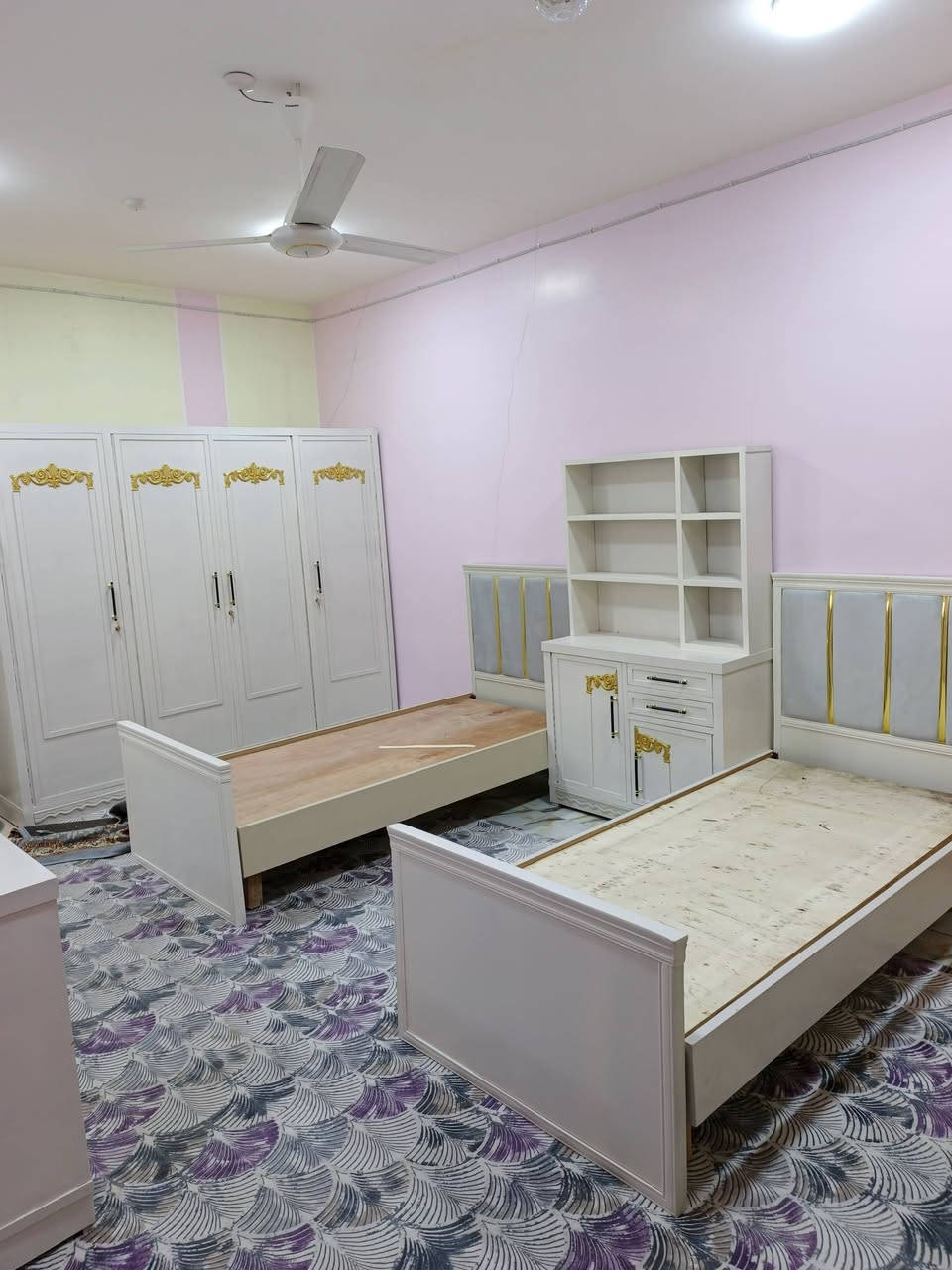 معمل ونجارة الحبوبي الجفافه شارع الضغط العالي عمل الابواب والجراجيب وغرف النوم  والكناتير والبوفيات بيع نقد اقصاط ومستعدون تجيز المعارض بئسعار مناسبه ***********
