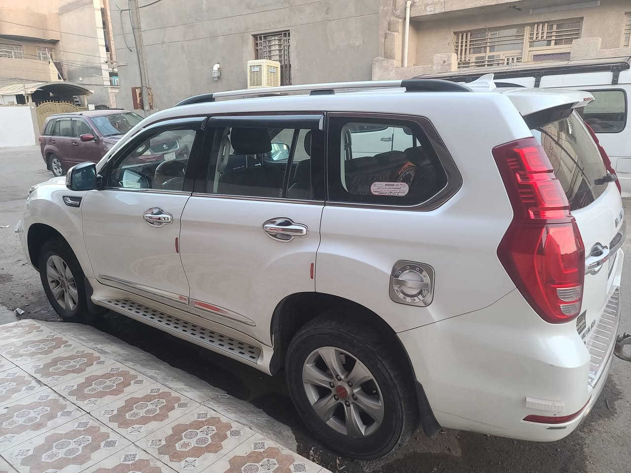 السلام عليكم هافال h9 موديل 2019 محرك 2000 تيربو قدره ٢٥٤ حصان كير ألماني ٨ سرعات سيارة ماشية ٤٣ الف كيلو بدون حادث بدون صبغ رقم بغداد مكاني الدوره رايدها ١٦٨ وبيها مجال الاستفسار والاتصال ***********
