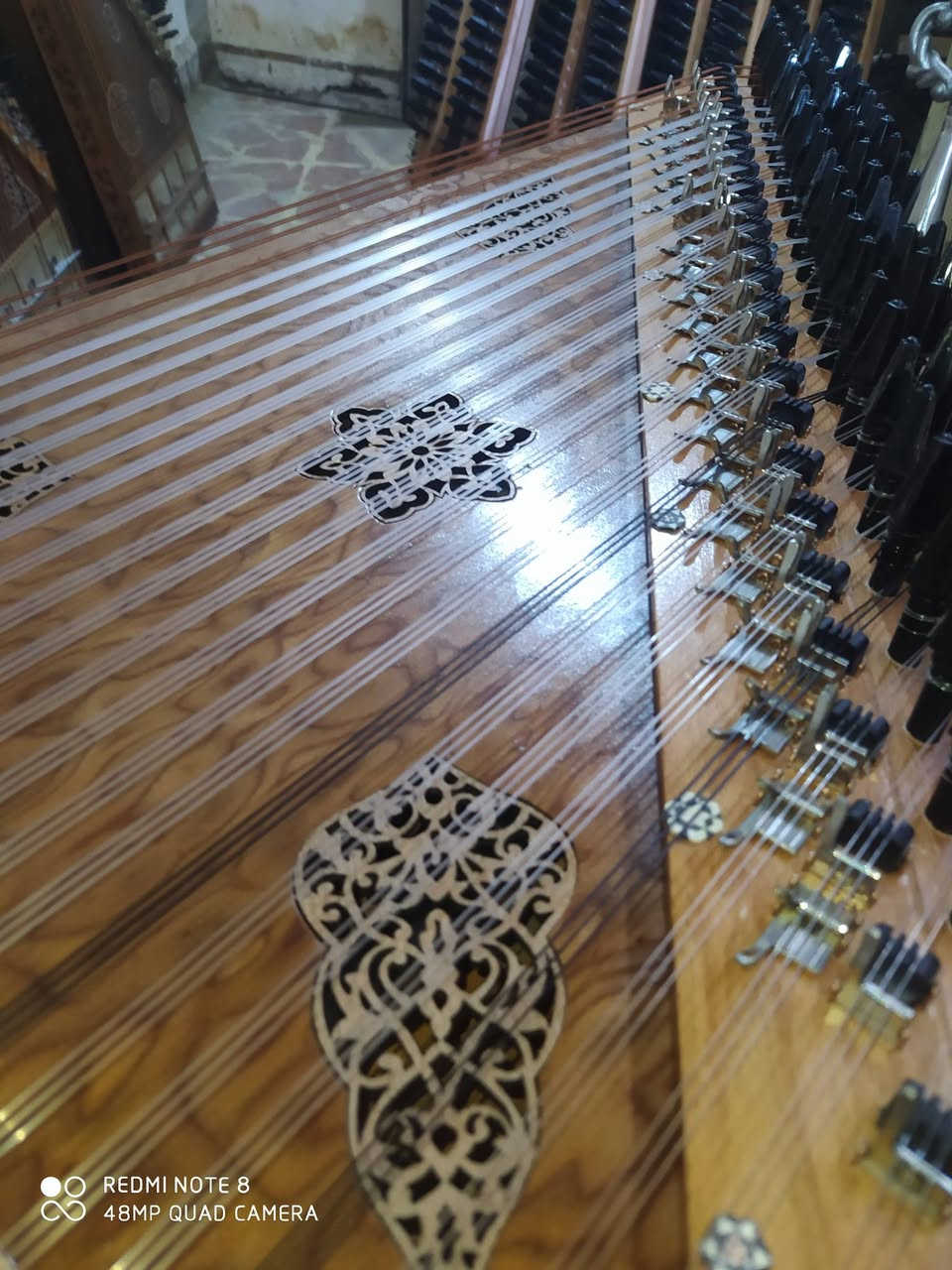 جديدنا 😍
وشكل جديد 🥰
قانون وجه وضهر معاكس ملبس قشر 🎼
أوتار ديبونت اميركي وفرنسي 🎶
عورب كروم وفرس عضم لأداء صوتي جميل 🎵
جلد ماعز طبيعي معالج 👍
(كفالة سنة كاملة من الانحناء) التقوس 
يوجد شحن لجميع المحافظات 
وأيضاً شحن لجميع انحاء العالم 
للتواصل عبر الواتس اب او المسنجر أو إتصال 
سوريا.حلب 00963954731255


**إذا كنت صاحب هذا الإعلان وتريد حذفه لأي سبب، رجاءا أرسل رسالة إلى الدعم الفني**