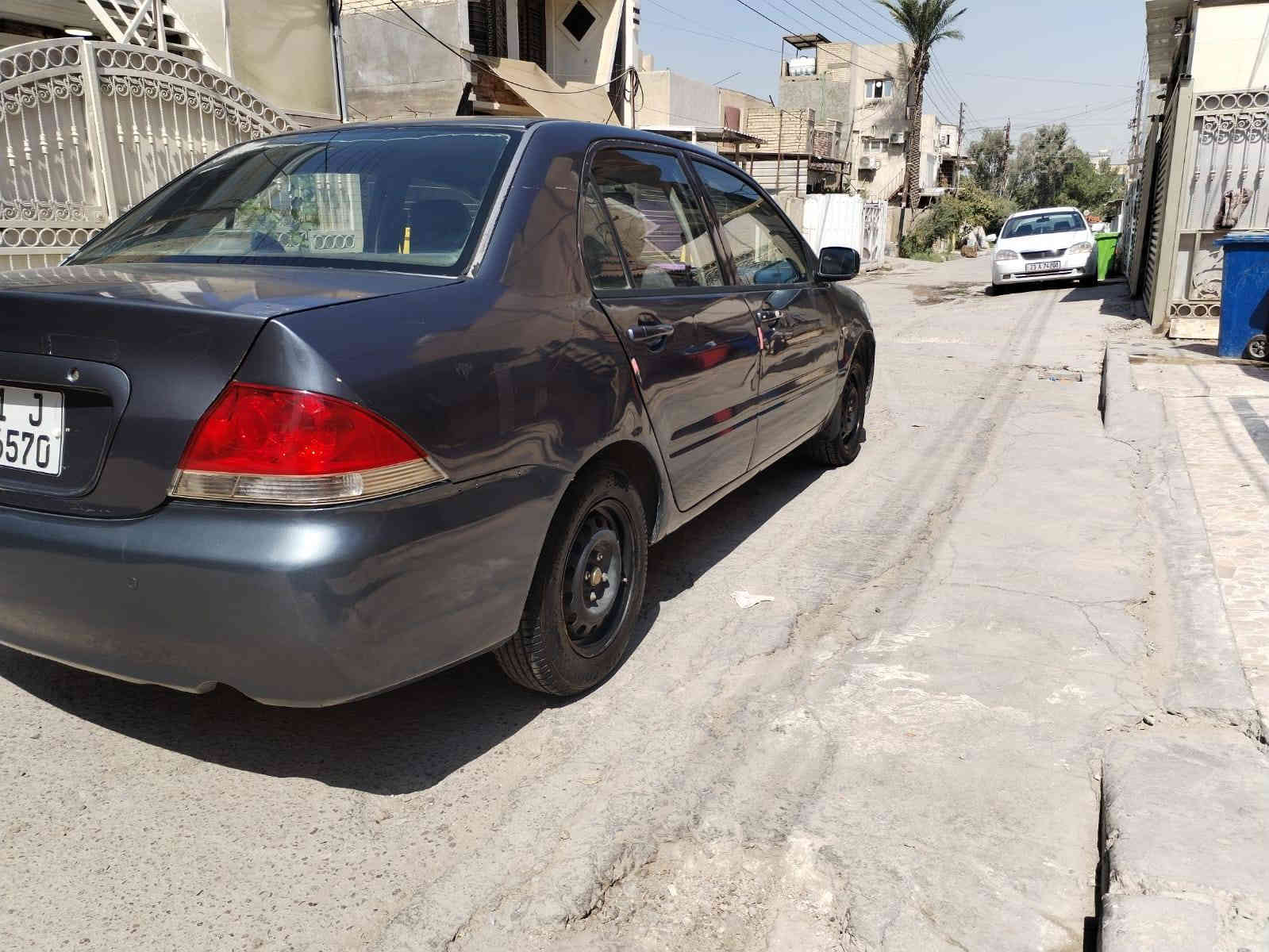 السلام عليكم لانسر موديل ٢٠٠٦ للبيع رقم بغداد انكليزي بسمي سنويه لل ٢٠٣٠ مصبوغه عام عدا القماره بيها طخه بالجاملغ الامامي والخلفي جوه البك لايت محرك ٢٠٠٠ ممتاز كير AT ابو الولف المرغوب صدر ممتاز جديد راديتر جديد تخم تاير جديد مابيها اي نقص فقط كمبريسر التبريد واكف للاستفسار الاتصال على الرقم *********** مكاني بغداد الغزاليه السعر 64 ورقه وبيها مجال جدا بسيط
