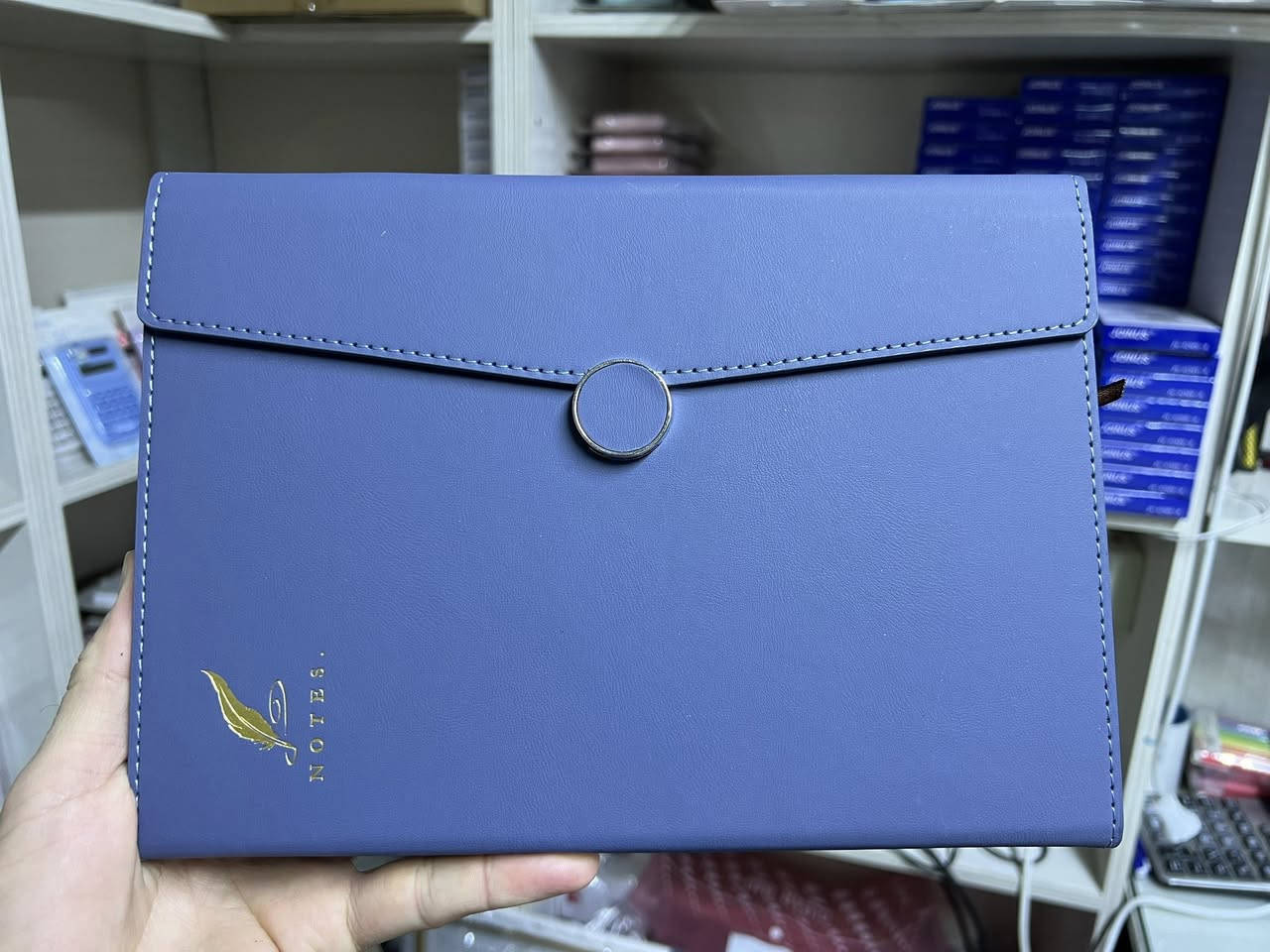 دفتر ملاحظات B5 😍😍
100ورق

كود:778-A18
عدد كارتون:60
سعر كارتون:
سعر درزن:
_________
***********
***********

https://t.me/zanyar2stationery
