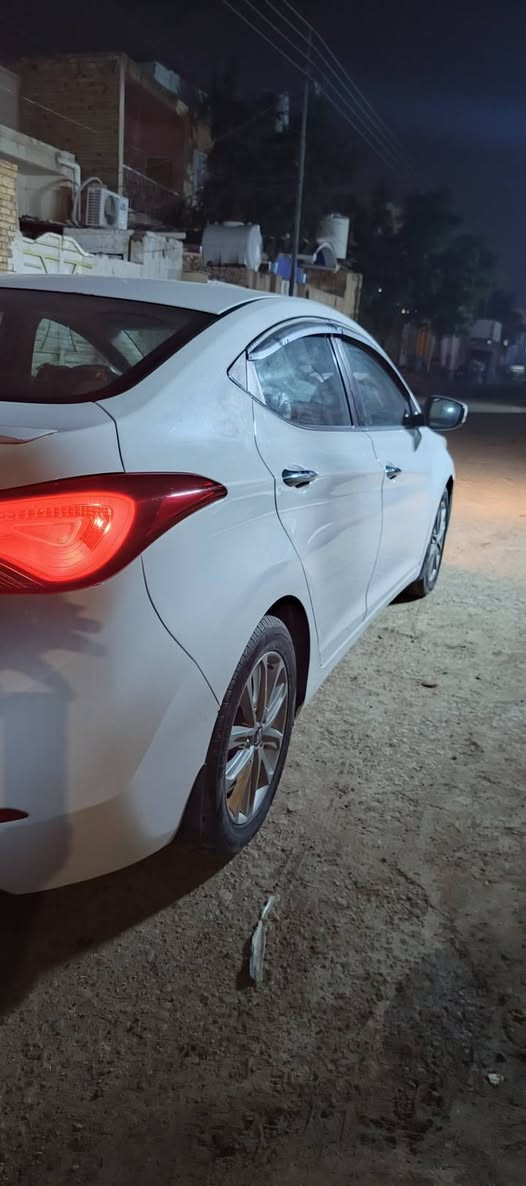 السلام عليكم سياره النترا مديل 15سياره جديده ومكفوله بس بارد  بيهه بدايد صوت بطل  السونار اتصل السعر ١٢٥ ع، قم ***********
