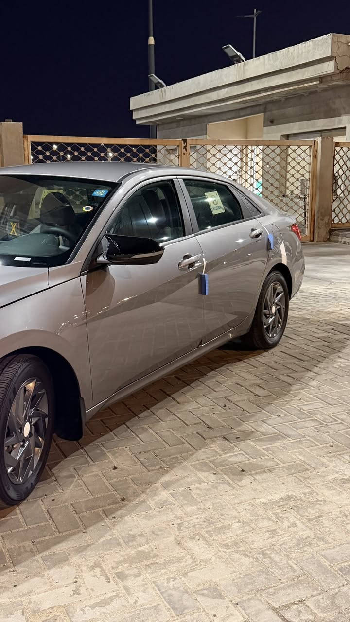 النترا 2024
وارد أمريكي تقرير تعمل وتسير
. بصمة تشغيل عن بعد 
. كاميرا خلفيه 
.رادار امامي وخلفي 360درجه
.قياده ذاتيه مثبت سرعة 
.ثلاث انظمه قياده 
.سايد بريك دكمه 
.تحديد مسار توقف ذاتي 
رقم بغداد حره باسمي تحول ثاني يوم
سياره كفاله عامه ماشيه 20الف ميل بحاله الزيرو 
بصمتين أرضياتها بالصندوك بعدهن بالنايلون حيل جديده 
*********** واتساب فقط
السياره هايبرد 
السعر 175$
