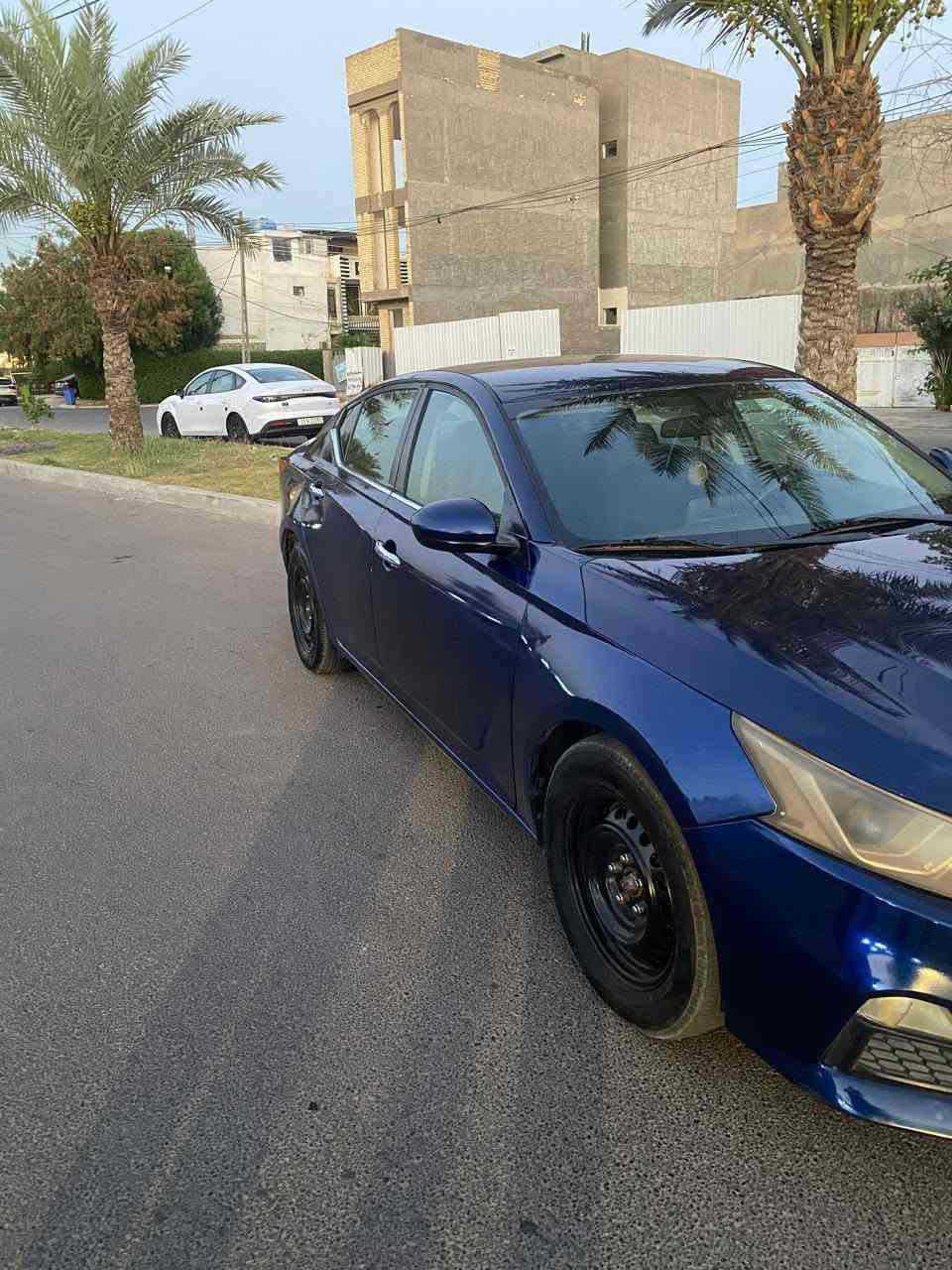السياره نيسان التما  مديل 2019 
مكينه 2.5 
كير cvt 
رقم اربيل سنويه باسمي 
السياره وارد امريكي
حادث امريكا جاملغ امامي عكس السايق
و حادثها  بلعراق جاملغ يمنه خلفي و البيبان كل وحده بيها شبر ابيع صفحه صبغ بدون دواخل ايرباكات كلها سليمه ماعده الستيرن
السياره نصبتها كلش حلوه
السياره ماشيه 134500km 
مواصفاتها s 
تجي راداد امامي توقف ذاتي 
كامره خلفيه 
منافد شحن تايبسي 
ابل كار بلي و اندرويد اوتو 
تحكمات ستيرن كامله
كروز سرعه 
شاشه اعطال 
حساس تايرات
السياره صدرها جديد و عليها تاريات جديده 
رقم شاصيها 1N4BL4BV7KC230111
السياره رايدها بشده و عشره(110$) و بيها مجال
للاستفسار:***********
