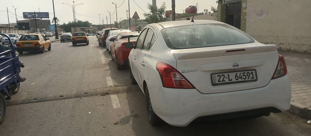 السلام عليكم 
نيسان سني هندي ابليته زركه موديل 23 السياره
بيه قطعه وحده مبدله رقم جديد السعر 120
للاتصال ***********
