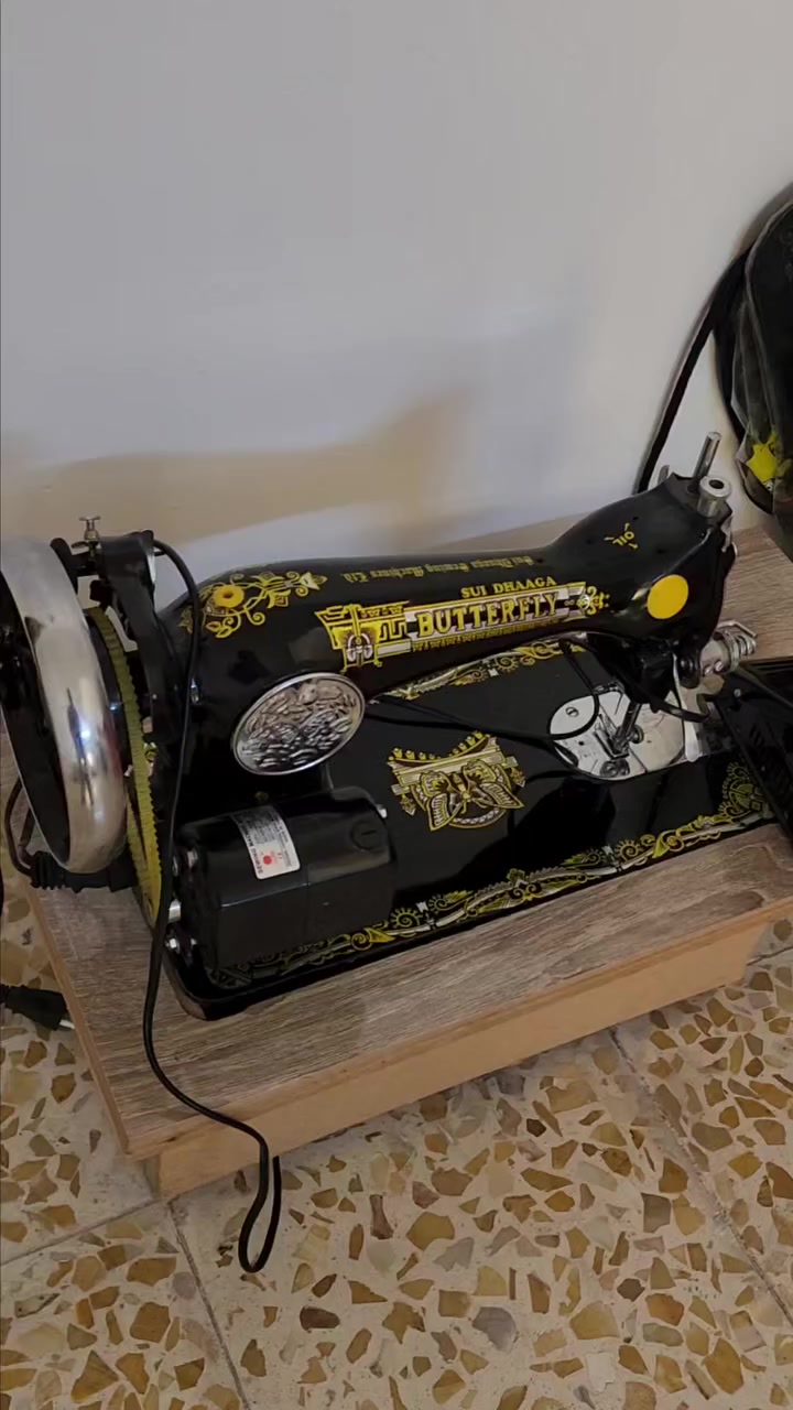 عندي مكينة الفراشة جديدة ما مستعملة بس ٥ دقايق


**إذا كنت صاحب هذا الإعلان وتريد حذفه لأي سبب، رجاءا أرسل رسالة إلى الدعم الفني**