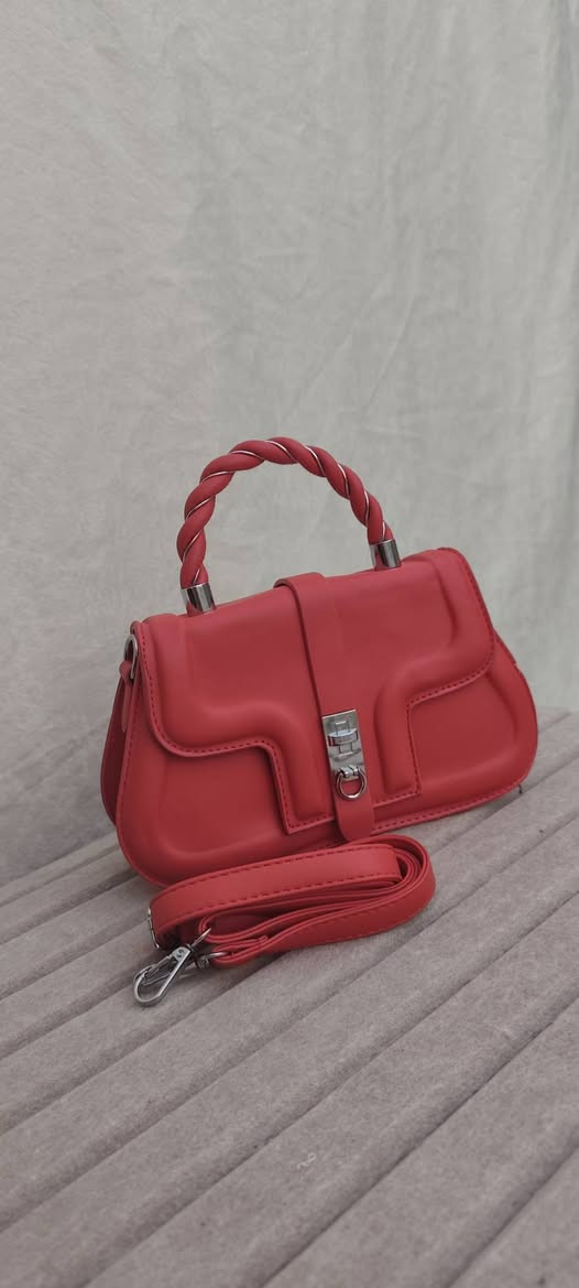 هلاووو بنات بضاعه جنط فاشن جلد طبيعي قطع تخبل قطعه احله من ثانيه😎وملابس شي ان وفساتين ولانجري كلشي متوفر اي استفسار خاص توصيل متوفر ***********
