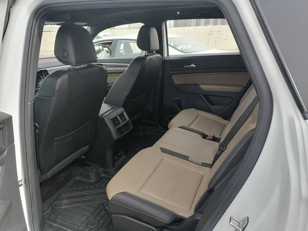 فولگس واگن ئه تله س كرووس مؤديل 22 V6 Se فوول مواصفات أمريكي 41 هه زار مايل رؤشتوه ته نها دوو بست بؤ ياغي هه يه له جانتاي دواوه هيج ئيرباگه كى نه ته قيوه به شه رت هيج مه سره فى تيدا نى يه بؤ به يوه ندى *********** واتساب أربيل, العراق
