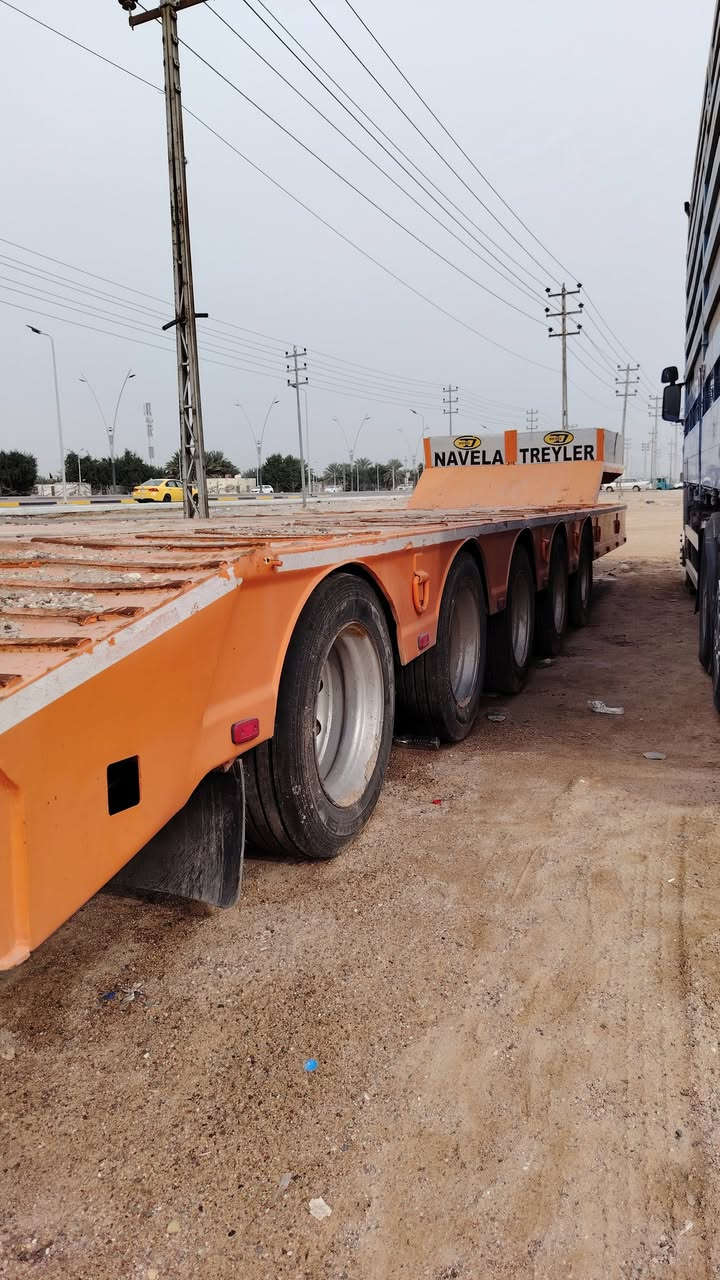 للبيع لودر تركي خمس محاور تخم تاير جاهز للعمل السعر 250$ وبيه مجال العنوان البصره الزبير المعارض معرض المهدي للأتصال *********** ابو علي ***********
