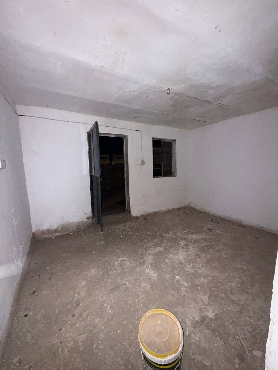السلام عليكم بيت مساحه 100 متر 3 غرفه نوم طابقين ابو دشير شارع الضغط مقابل حسينه الكلاظمين يجار 300 
***********
