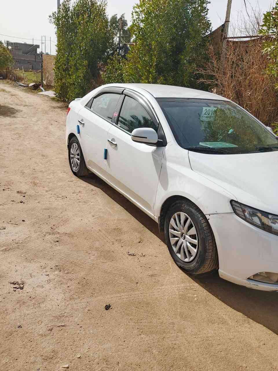 سلام عليكم
سياره سيراتو 2011بيها قطعتين. محرك 16. السياره  بأسمي   رقم اربيل تحويل ثاني يوم  سعر 98 وبيها مجال شي بسيط  اي استفسار الاتصال  على  رقم ***********
