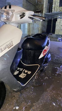 شباب  دراجه ساسوكي60  ما مفتوحه اوراق  كامله مكمله.... سعر(300)وبيها م...