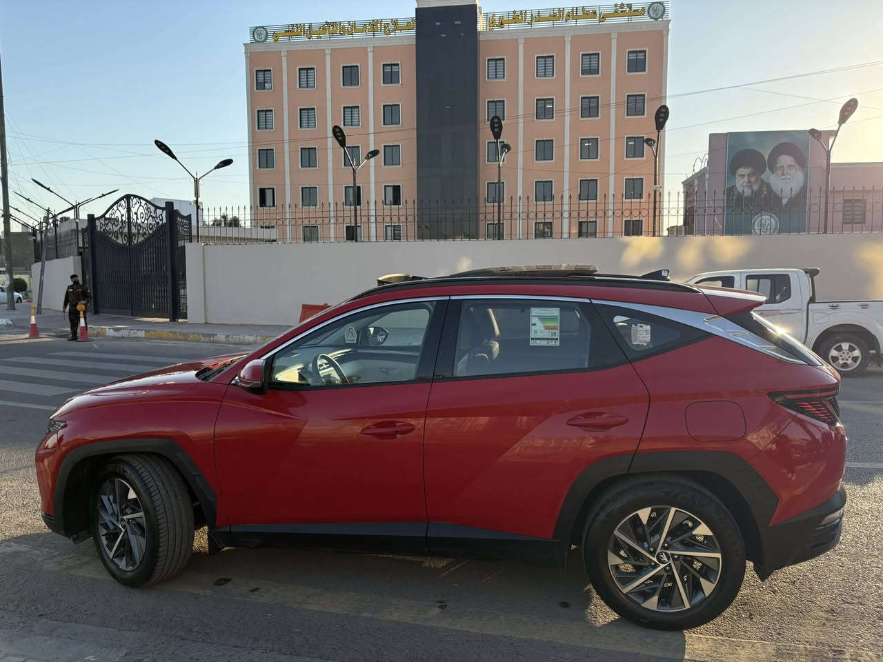 توسان 2023 فول 1/1 خليجي
فول مواصفات 
بانوراما 
كشنات ثنين كهرباء
حساسات امامي خلفي
رقم مرتب
بصمة
تشغيل عن بعد 
شاشة كبيرة
تبريد شاشة لمس
سايد بريك كهرباء
كروز سرعة
مري شفط
سيارة نظيفة جداً جداً بعدها بالنايلون
ماشية 21 حقيقي 
بيها كلير بالبنيد بدون حادث وملاحظات بسيطة
السعر 186 وبيها مجال 
***********
