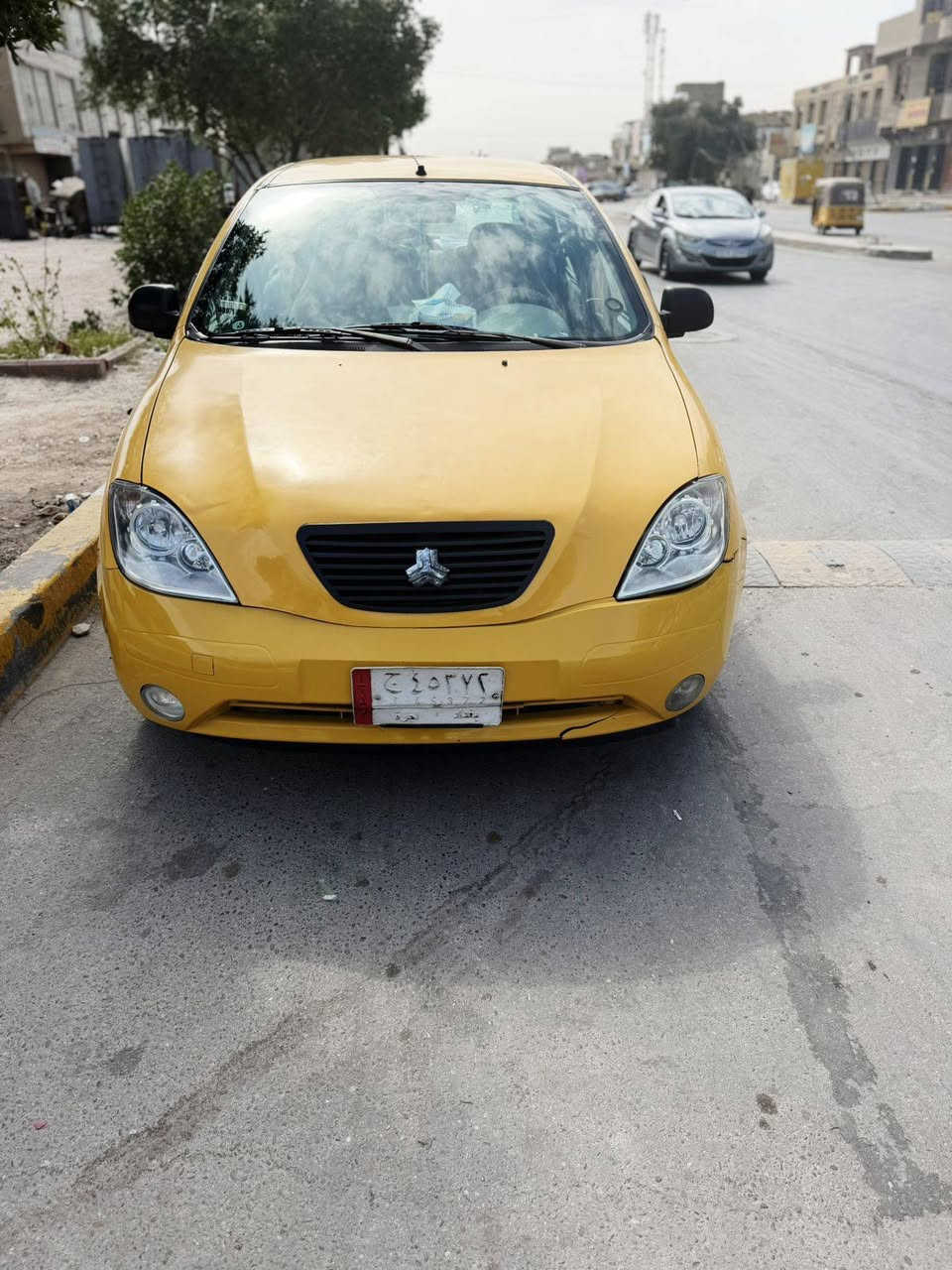 السلام عليكم 
طيبه 2015 سياره خير من الله 
كير جديد
مكينه جديده
تبريد ثلج 
حماوه ربع
تخم تاير جديد /شاشه
نوزلات بلكات باتري كلهن جدد
السياره بأسمي  تحويل ثاني يوم 
بيهه فقط صبغ بنيد (هوه ربعه بس توحيد لون صار كله)
وبيهه اشياء بصيطه 
38 وبيهه مجال بصيط
مكاني بغداد/ مدينه الصدر 
***********
