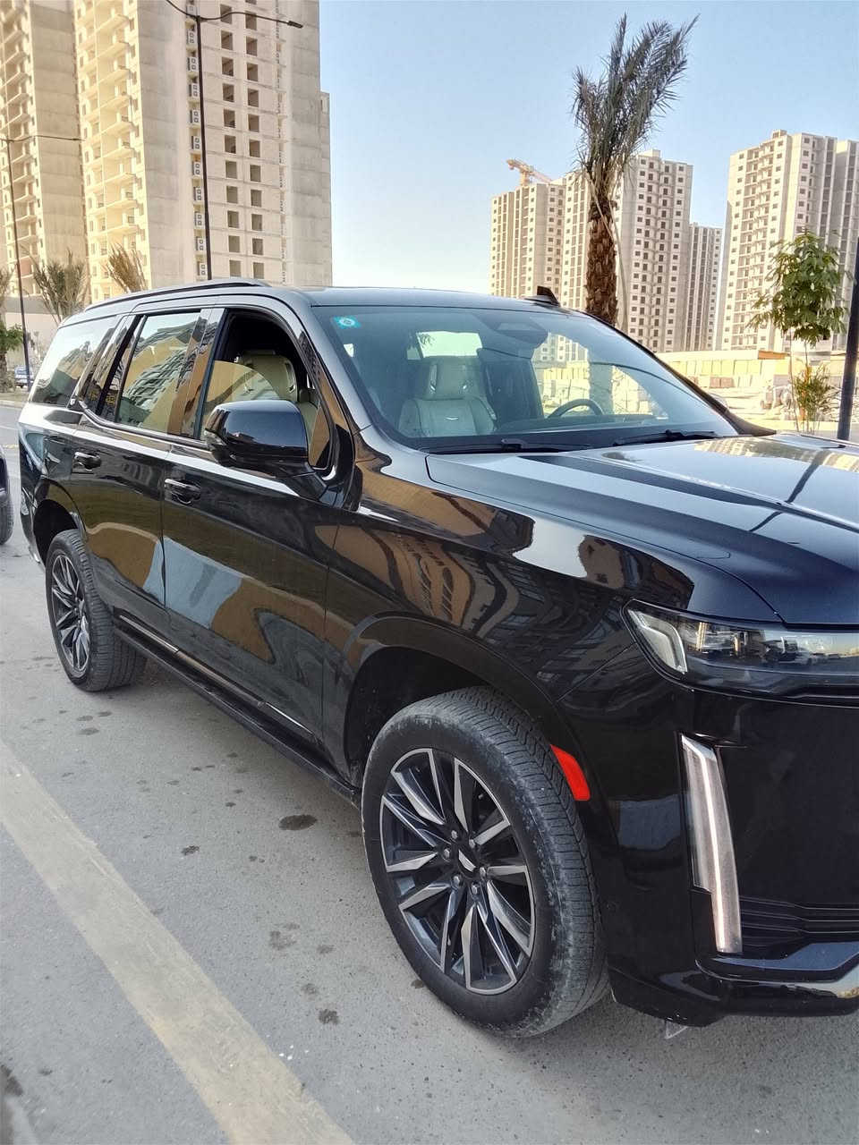 سلام عليكم
كاديلاك اسكاليد 2021  
خليجي السيارة (داخل لون أبيض) 
بارد فقط بالجاملغ الأيسر قليل باقي كفالة
ملاحظة السيارة مغلفة (ppf) عشر سنوات
السعر 680 وبيها مجال للشراي 
***********
رقم بغداد الجديد تحويل ثاني يوم 
المواصفات 
تشغيل عن بعد 
36 سماعة 
‏‎5 كاميرات
‏‎5 بصمات
فور ويل
كشن رجاج 
دوسات كهرباء 
داتا شو 
بانوراما 
داخل ابيض
لايت زنون عالي ناصي ٥ عدسات
‏‎4 شاشات بالدشبول والسقف والكشنات
تحكم بريك 
رادار تحديد مسار
رادار خلفي
رادار امامي 
رادار جانبي 
كشن تدفئة وتبريد سايق وراكب
كشنات خلفية تدفئة
مري شفط 
اشارة بداخل المراية
كشنات جلد 
كشنات خلفية منفصل VIP
علامة كاديلاك ضوئية بالدعامية الخلفية
الكشنات كهرباء 
ذاكرة ميموري ستيرن وكشن
ويل ٢٢ بلادي 
بااختصار السيارة فول للاخير 

مكان سيارة بغداد /حي الجهاد

السعر680ورقه وبي مجال للشراي 

وبالعافية الي تكون من نصيبة

***********
