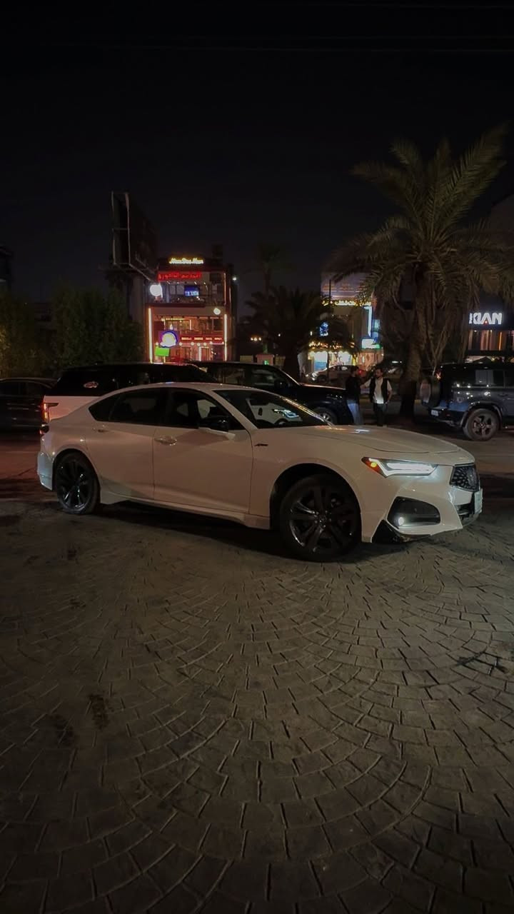 سلام عليكم للبيع أو مراوس حسب القناعه (يفضل سياره عاليه )
هوندا  اكورا TLX 2023 نسخه A-spec رياضيه لون ابيض صدفي رقم بغداد باسمي فول مواصفات ويل حجم 19 إنش فتحه سقف رادارات اماميه خليفه نقطه عمياء ماوس شاشه كار بلي كشن جلد شاموا وتدفئه وتبريد بالمقاعد الاماميه مثبت سرعه وتحديد مسار اناره محيطيه بلاديه وبعد هواي مواصفات حادث سطحي بدون ايرباك ماشيه حالياً 26km السعر خاص وأي استفسار *********** واتساب موجود

