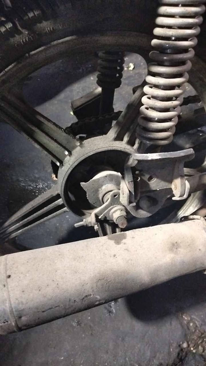 السلام عليكم عندي دراجه يراني اربعه گير بيها كلچ گايم 300بيها مجال الدراجه شغاله بس صينيه مال ابريك الخلفي مكسور مكانها المشتل


**إذا كنت صاحب هذا الإعلان وتريد حذفه لأي سبب، رجاءا أرسل رسالة إلى الدعم الفني**