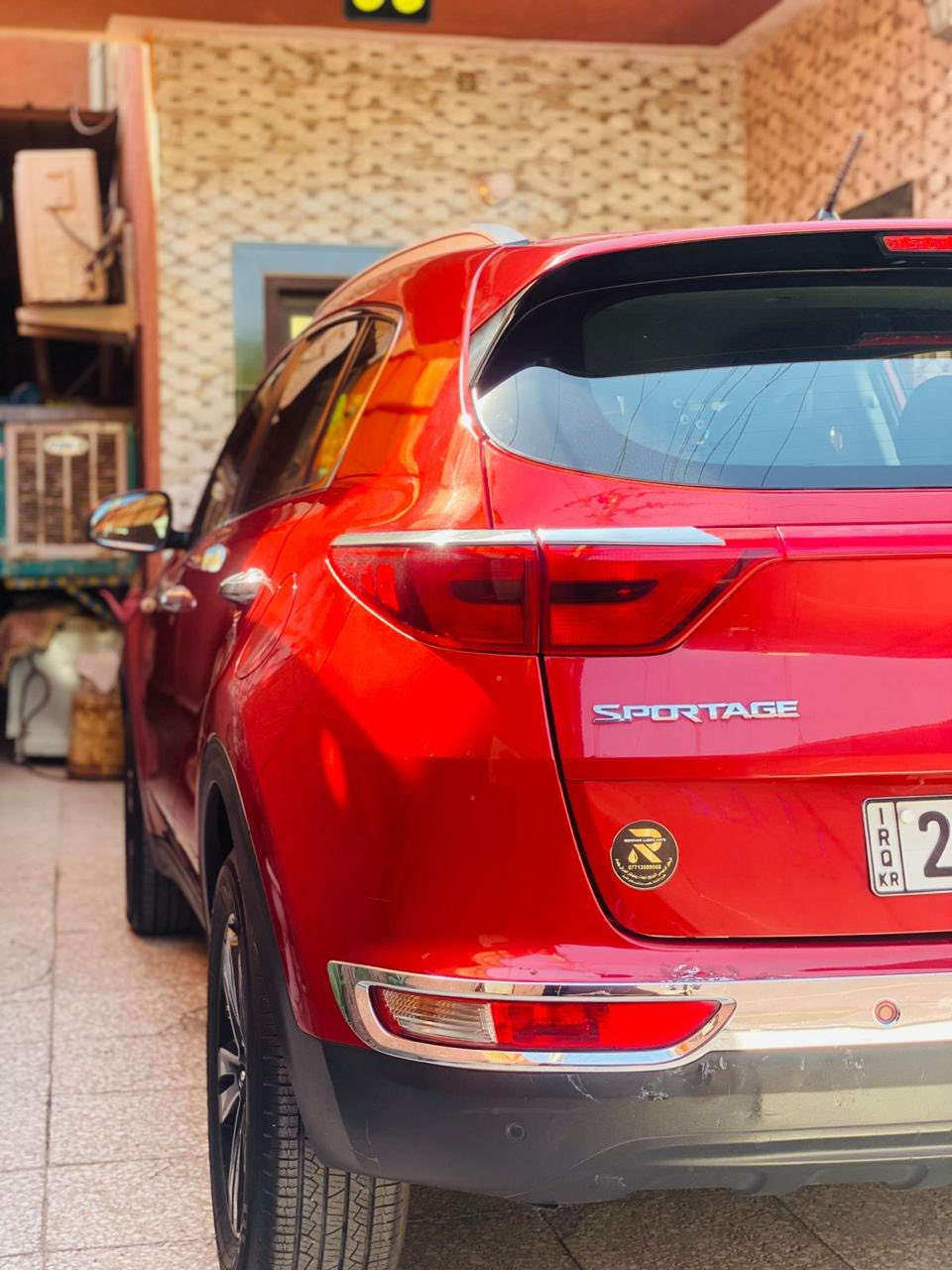 سلام عليكم 
كيا سبورتج للبيع 
موديل 2017
خليجيه 
مكينه دووش 2000
سياره جديده وحلوه 
رقم شمالي بسمي
سياره مكفوله حتى دعاميات فقط بيها باب الايمن الامامي مصبوغ اثر شخووط
كير مكينه مكفولات  واني قبل فتره مسويلها سيرفس كامل 
سياره شاشه كبيره 
لايت زنون عالي ناصي 
حساس امامي خلفي
نضام ايكو تقليل بانزين 
يعني سياره نص مواصفات 
مكان سياره بغداد الحسينيه 

السعر 175
رقم هاتف /***********
