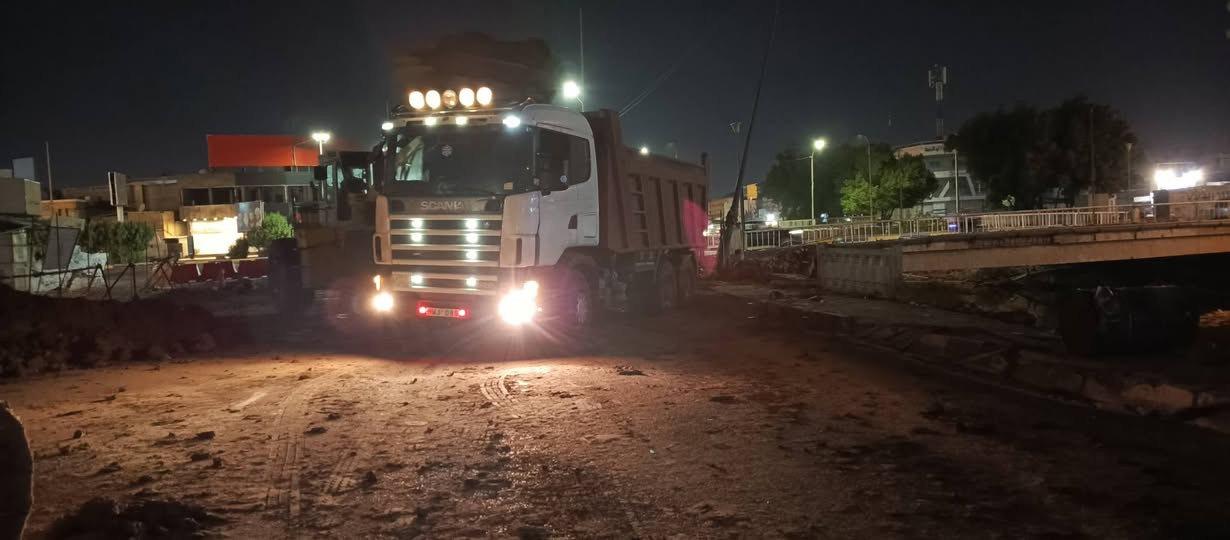 السلام عليكم سكانيا موديل 97 رقم بصره سنويه بعد بيها 
6 شهر مجموعه 97 وصط 19 // 28  محرك انجكتر نضيف 
كير 900 تايرات 22 بيها زوجين نص عمر ولباقي جدد 
كهربائيات كلها شغاله   مامتواجد عل فيس مكان السياره البصره الزبير انتصل عل رقم مامتواجد عل فيس ***********.
