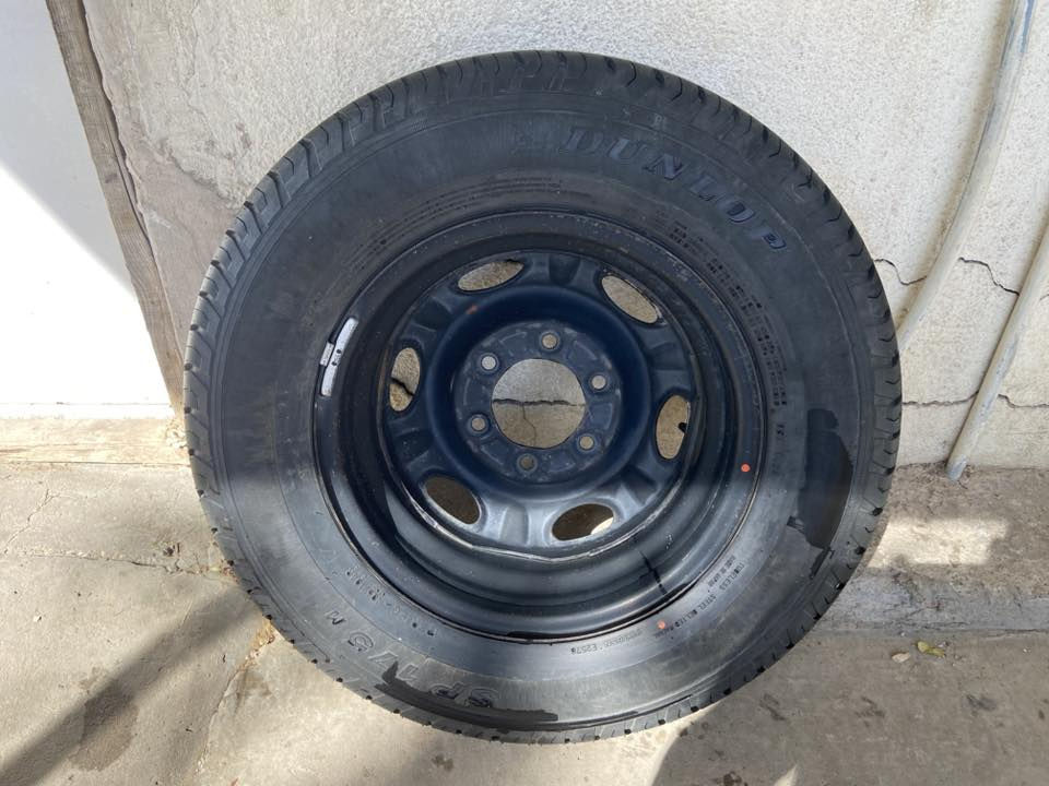 سلام عليكم رمضان كريم تاير هو والويل  مال نيسان بعده جديد حتى صبغ بلادي كشن مال نيسان عاليه قلاب ابو اليده السوده بوشيه قماش ياباني سيبايه مال نيسان عاليه مال النصر بردات هم مال عاليه سيت كامل لون بيجي 
1سعر السبير 60 وبي مجال 
2بوشيه سعرها 35 وبيها مجال 
3سيبايه سعرها 130 وبيها مجال 
4بردات سعرهن 70 وبيهن مجال 
5والكشن سعره 125 وبي مجال 
والغلاف السبير قيم واخذ 
مكاني بغداد الجادريه 
***********
