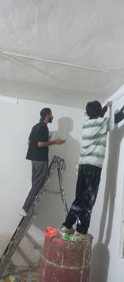 سلام عليكم كدر صبغين وخلفات سحب معجون وديطورات وصبغ بيبان حديد شبابيك حديد لستفسار *********** انتصل عله رقم وبي وشاب ولخاص مفدوح
