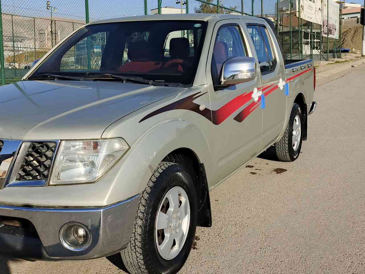 نیسان ناڤارا مۆدێل 2008  یەک پارچەو دوپەڵە بۆیاخی هەیە تۆزێ  کاڵبونەوەشی هەیە  بەشەرتی گێڕو مەکینە و تەبرید ساردی وگەرمی چوارجام کارەبای ئاوێنە کارەبای سەنەوی  1ساڵی ماوە بەناوی خۆمەوەیە هەمو گیانی بەشەرت 95$ معامەلەسلێمانی ***********
