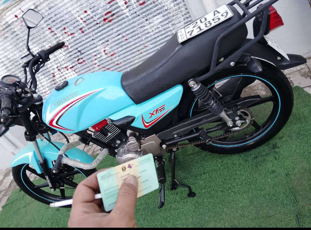 سلام عليكم دراجة نارية نوع شايينك موديل ٢٣ طالعة بل ٢٥ لوحات و سنوية إنكليزي رقم ديالى سعرها مليون و ٧٥٠ مكانها بغداد الحسينية الراشدية ***********
