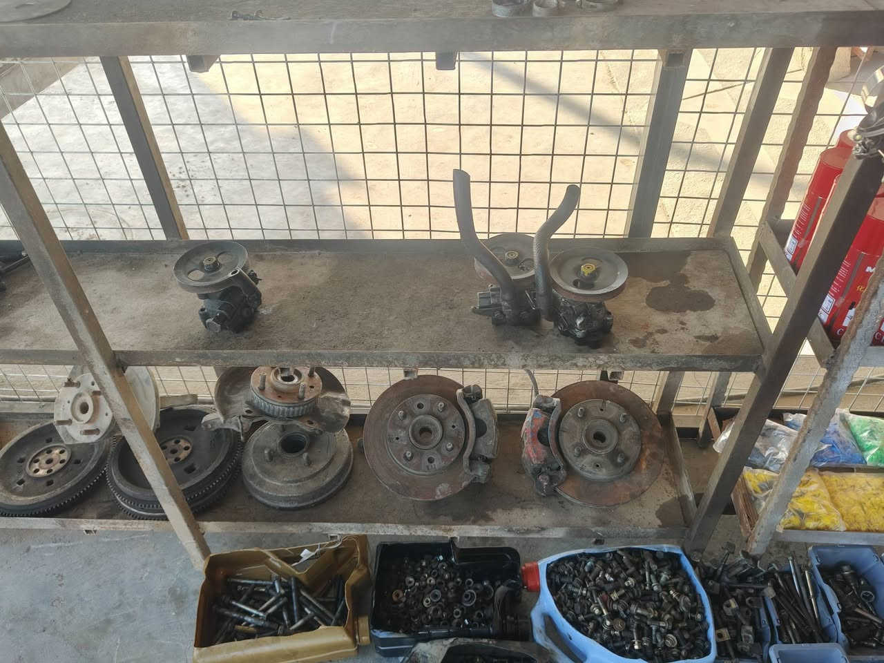 تم وصول براغي بنواعه مال معامل مال سيارات جلولاء حي الصناعي الاتصال ***********
