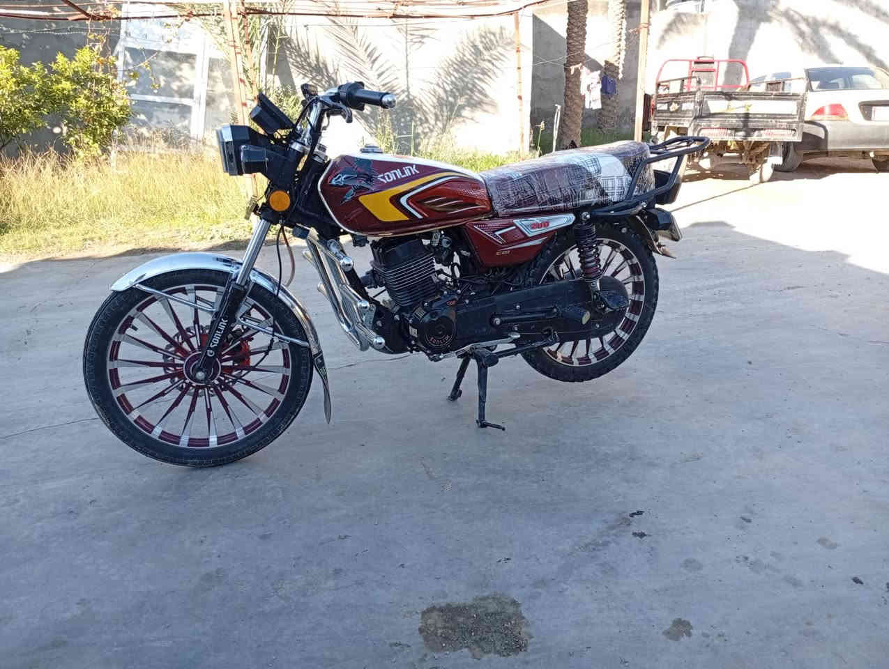 سيفان 2025 للبيع السعر 850 وبي مجال مكان على طريق دلي عباس صراجق للاستفسار اتصل ***********
