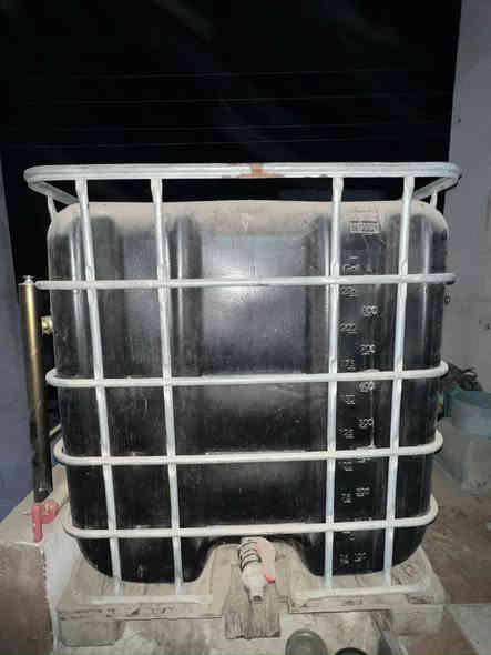 للبيع تانكي مسلح الف لتر شرط نظيف مابيه عيب مكاني مام زاوه ( *********** ) واتس اب موجود سعره 40 الف
