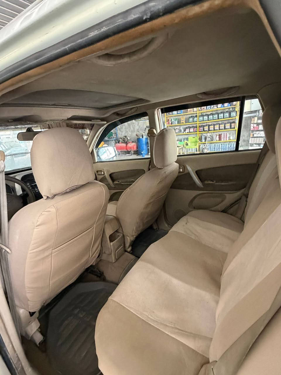 سلام عليكم تيگو موديل 11 ميكانيكي رقم بابل السياره بدون حادث بيه بس البنيد مصبوغ السياره احلى من الصورالسعر 45وبيه مجال  مكان. السياره حله شارع 80
***********
