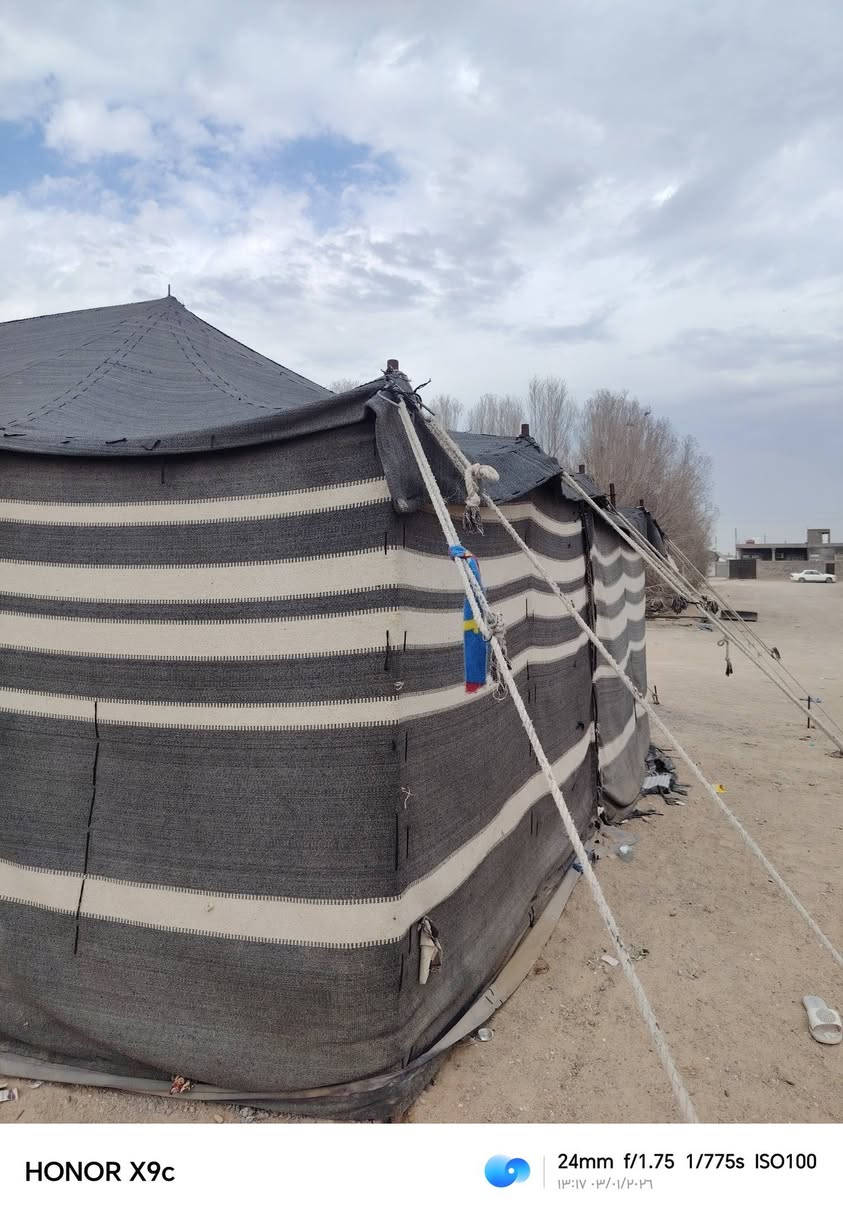 اسلام عليكم ورحمة للبيع خيمه شعر اصلي كويتيه  جديده كلش كارتون استعمال قليل
 11 متر طول 6 متر عرض       
3 عمدان  المكان البصرة الزبير        السعر 1500
اشراي يتصل غير متواجد عل خاص
***********
