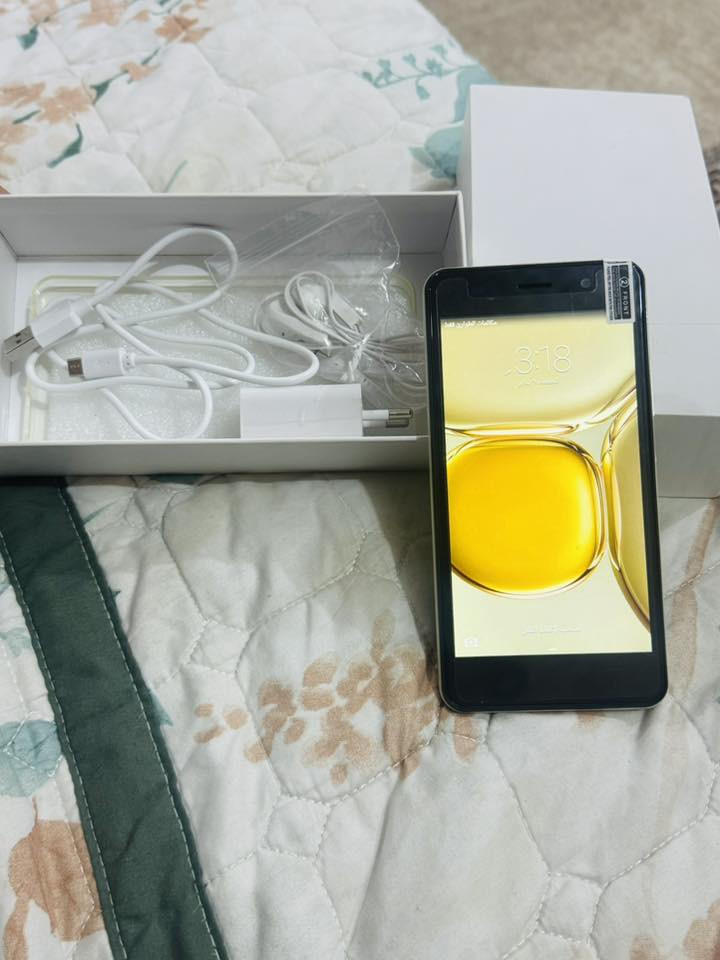 مبايلات ثنين جدد مامستخدمات. سعر الواحد 50الف. قفل  ***********
