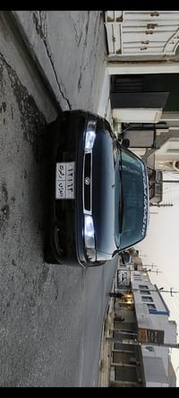 ١٩٩٢ • ٤ أبواب • بدون أوراق