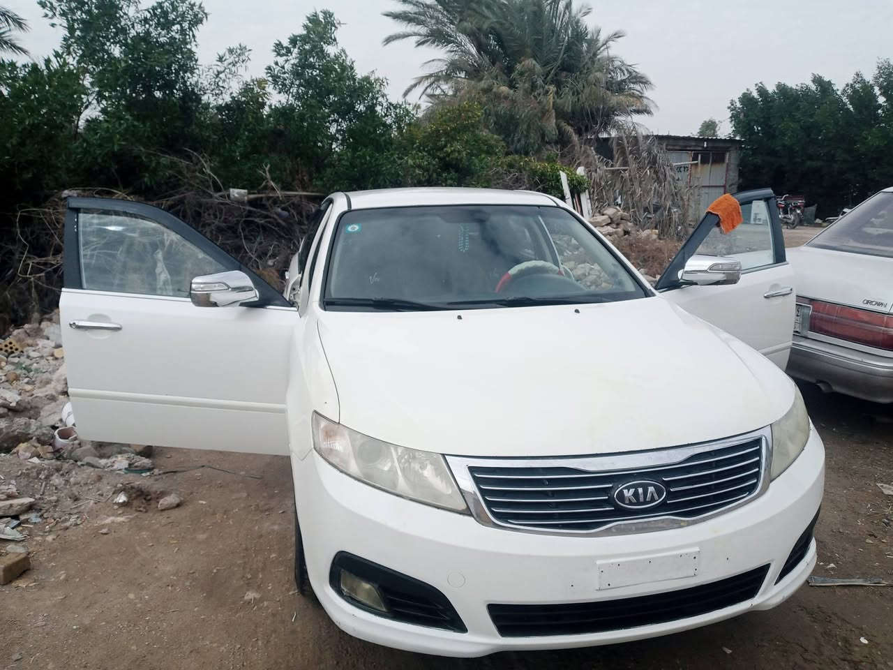 السلام عليكم سياره للبيع اوبتمامديل 2009سنويه ل28وهزه جديد رقم نجف انكليزي تخم تاير جديد ابيع على السونار الي منشور المكان واسط الكوت اتصل على***********
