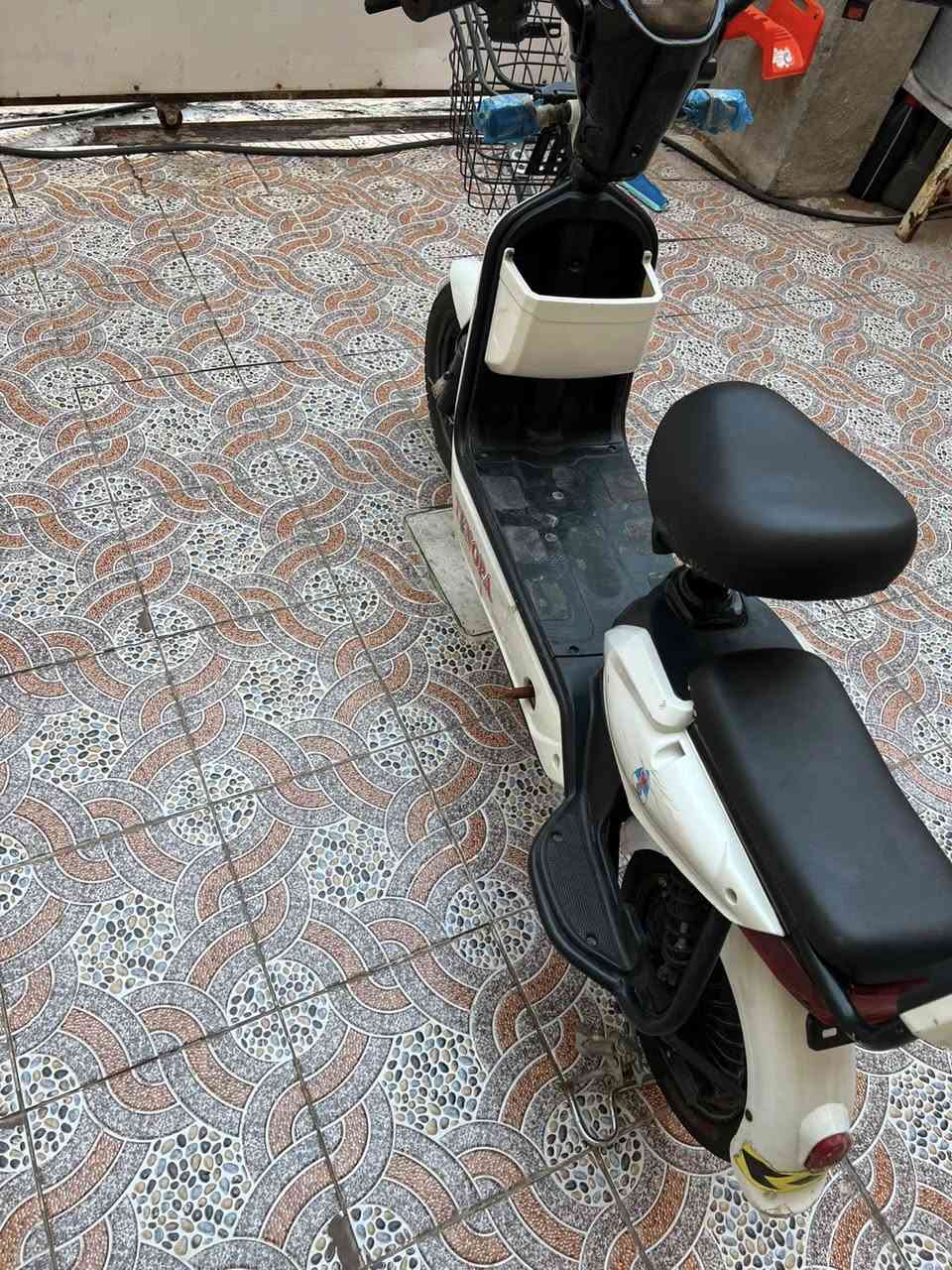 موطور شحن حجم 14 نضيف مابي شيء  4بطاريات نضيفات سرعة 35
سعر خاص ***********
